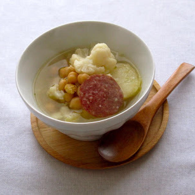 カリフラワーとサラミのスープ By Relax Maxさん レシピブログ 料理ブログのレシピ満載