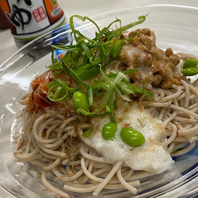 今日は冷たい蕎麦☆トロロ納豆キムチ蕎麦