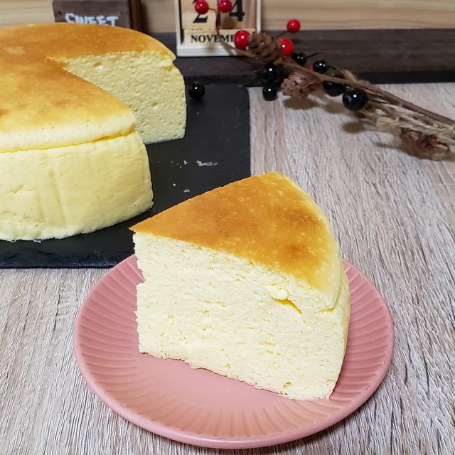 バニラのスフレチーズケーキ