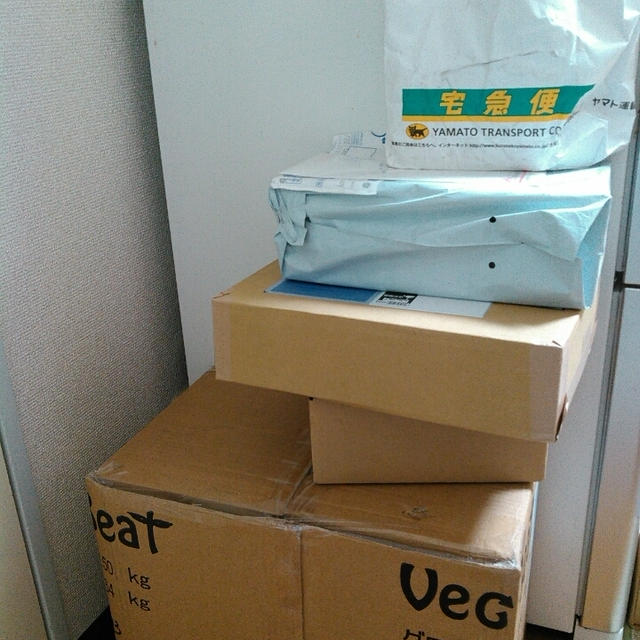 お届けものがどっさりどっさり！
