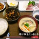 はまちの刺身＆粕汁＆ひじきの炊いたんの和定食