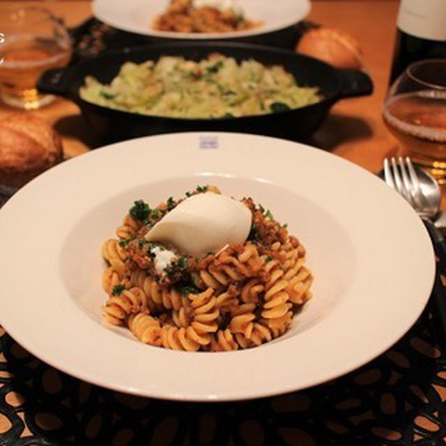 『ミートソースパスタ』の夜ごはん。