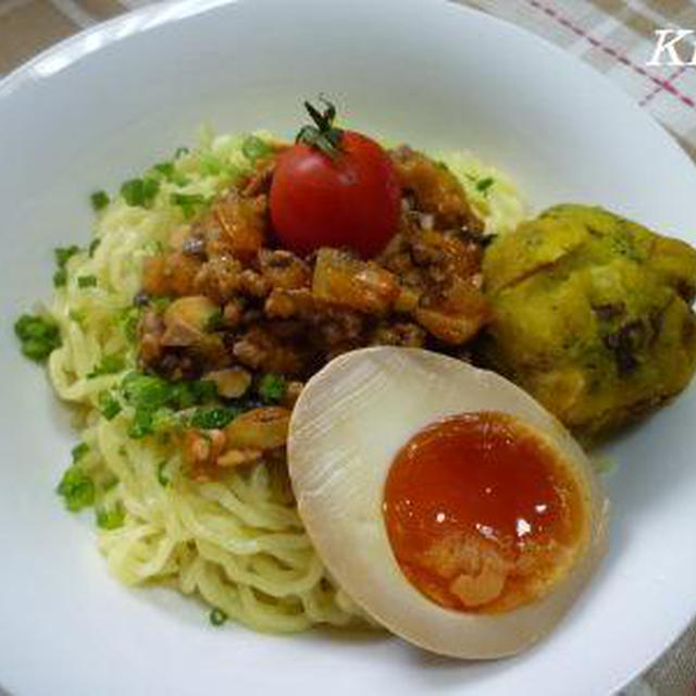 中華麺でジャージャー麺♪