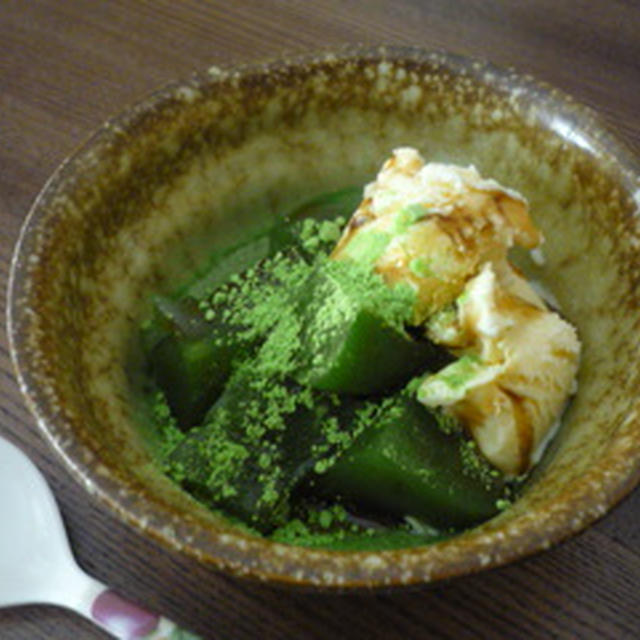 ぷるるん抹茶わらびもち♪