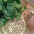[料理（いかにもNY）]　牛テールのスープでベトナム汁麺フォーを食べよう