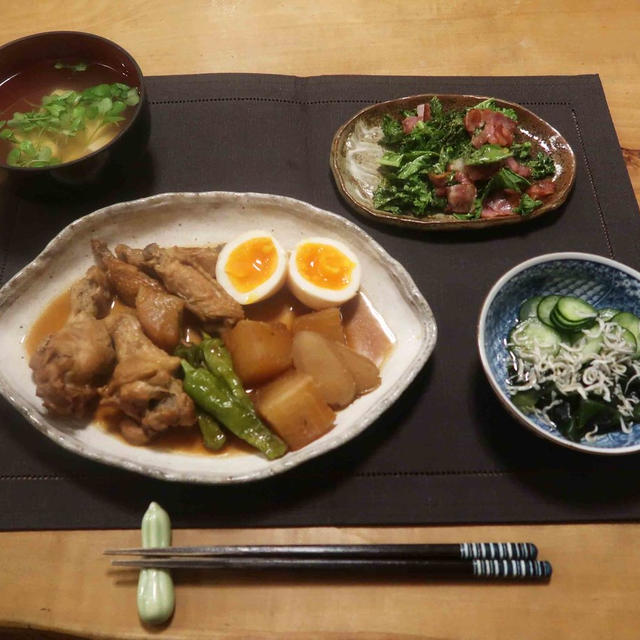 ウー・ウェンさんの手羽元の黒酢煮の晩ご飯と　花壇の花♪
