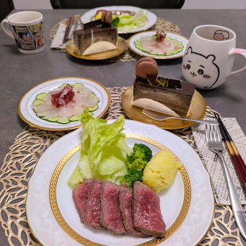 ローストビーフと鯛のサラダの献立。今日のいろいろ。株主優待到着、ハウス　オブ　ローゼから。