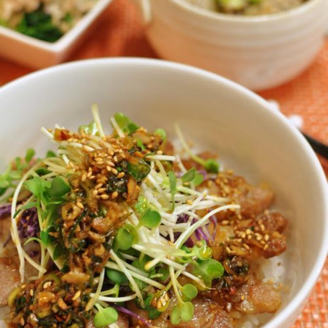 ガッツリ！塩豚即席食べラ―丼！