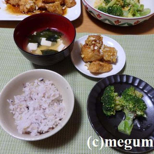 鶏胸肉の竜田揚げとブロッコリーのシーズニング和えの夕食
