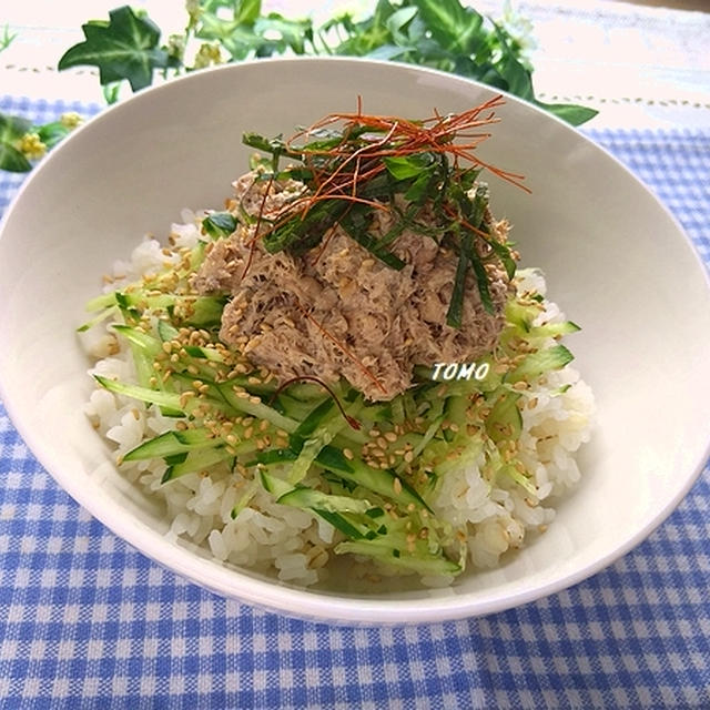 お昼ご飯にも♪火を使わない！サバ缶の柚子コショウ丼