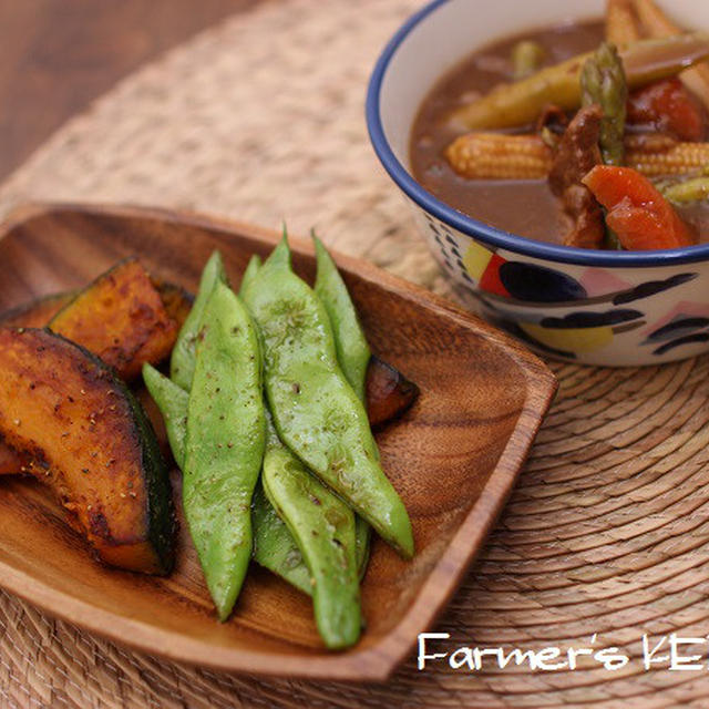 今日の昼ごはん。残り物のビーフシチューと野菜のソテー