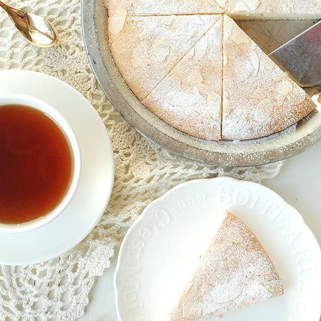 余った卵白で作る♡大きなラングドシャケーキ