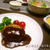 ふわふわ食感のハンバーグ＆チーズソースのサラダ