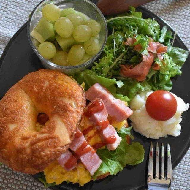 遠征前の朝ごはんと補食。ストリングチーズの味…