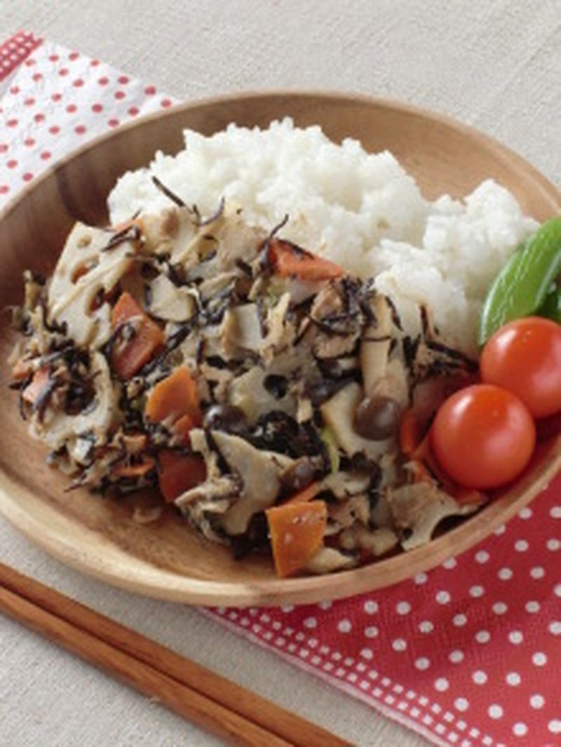 簡単・美味しい!ツナとひじきと野菜のわさび醤油風味丼