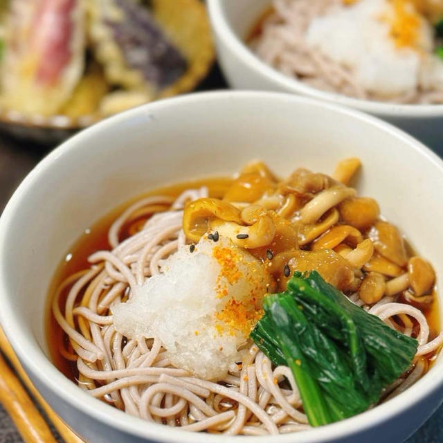 お腹にやさしい、夏のご自愛ごはん♡するする食が進む♪とろ〜りなめこ×大根おろしの冷やし蕎麦！