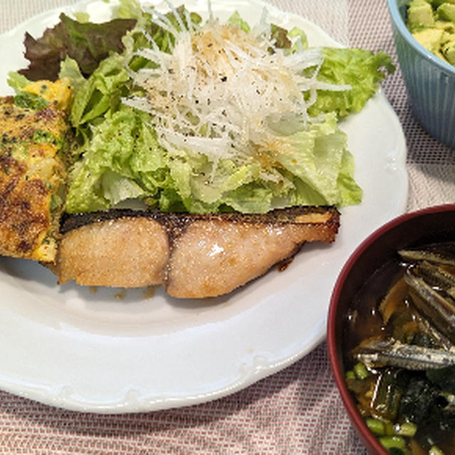 鰆の西京味噌漬とオープンオムレツ