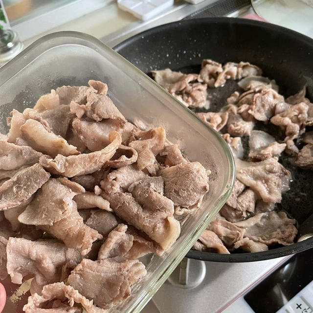 小分けも下味肉も面倒なとき、サクッと下ごしらえできる”豚こまの「炒め置き」”