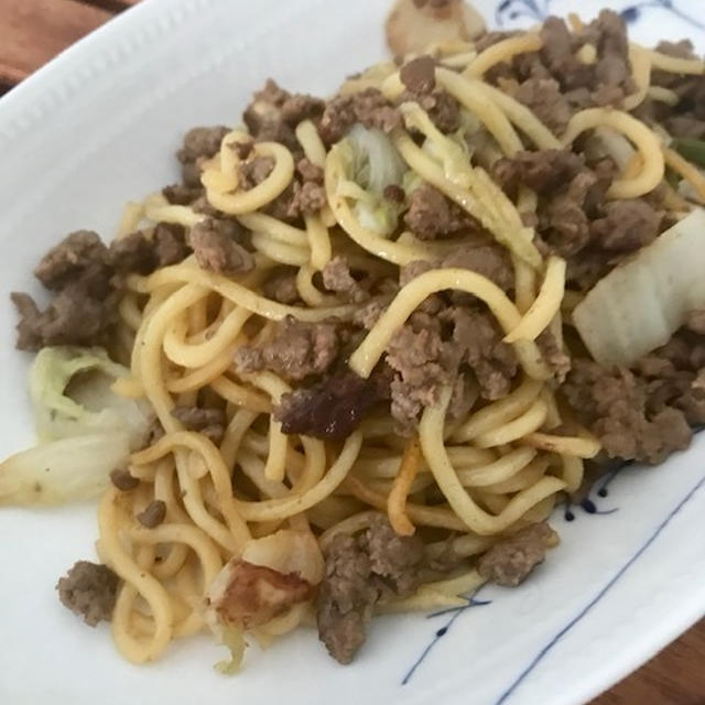 牛ひき肉の焼きそば＋アジア系スーパー