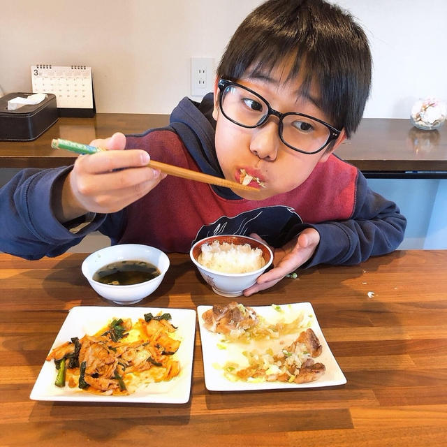 お昼ご飯はネギ塩チキンです！