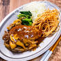キノコの風味を楽しむ「デミソース煮込みハンバーグ」&「洋食屋さんの海老フライは最高ですね」