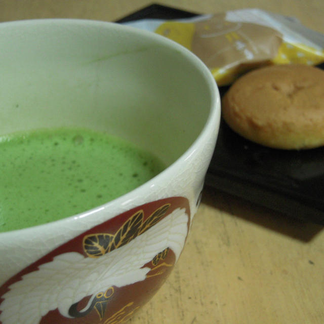 お抹茶とふわふわカステラ饅頭・月まる