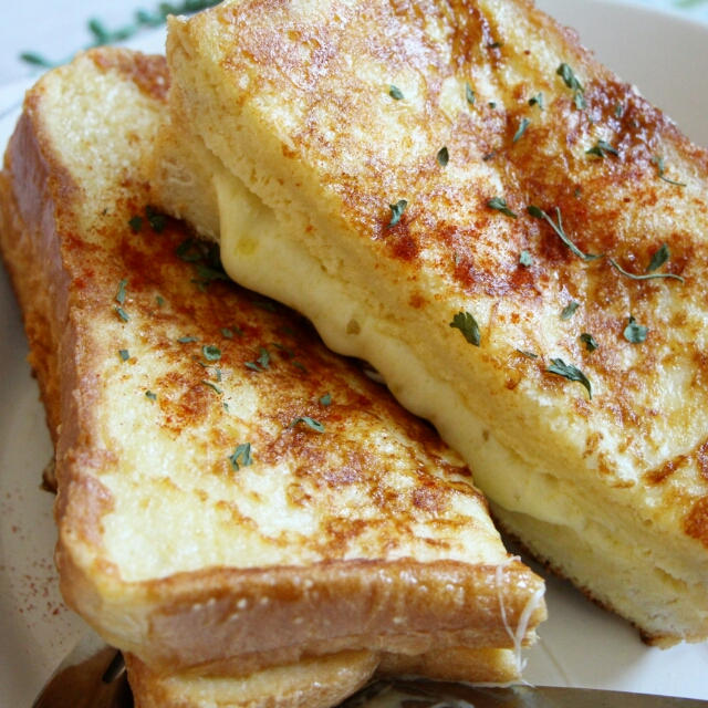 【簡単！朝食にオススメ】クロックムッシュ風チーズトースト