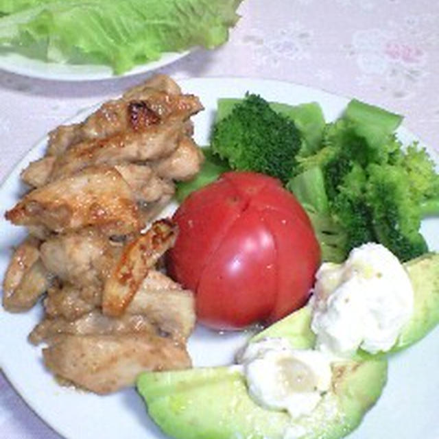 鶏むね肉で焼肉サラダ