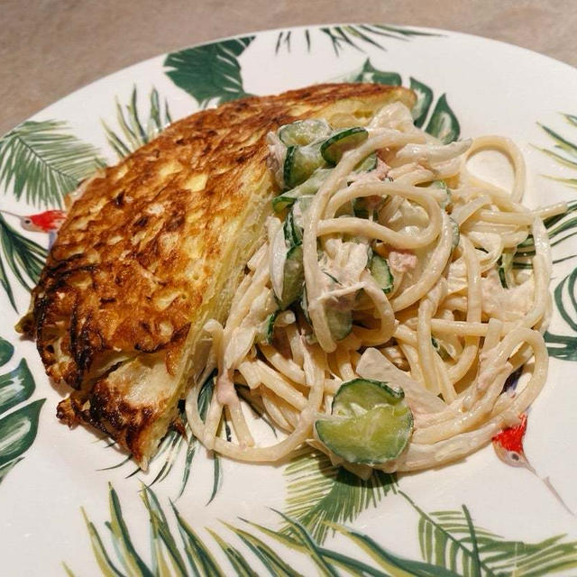 簡単朝ごはんを食べながら、辻井さんのカンパネラをバックに食事をする。