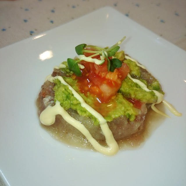 マグロとアボカドのタルタル。
