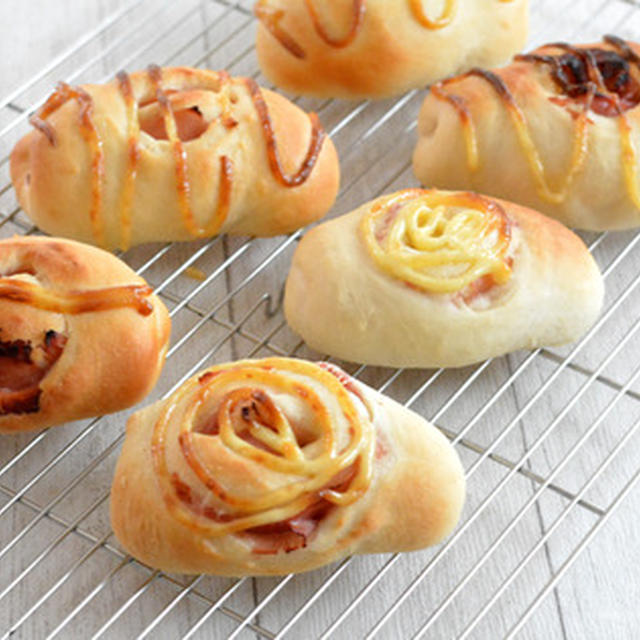 昼パン、ハムマヨロール。