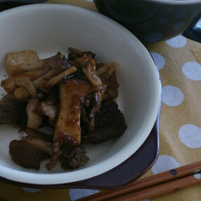三種のキノコと牛肉の炒めもの