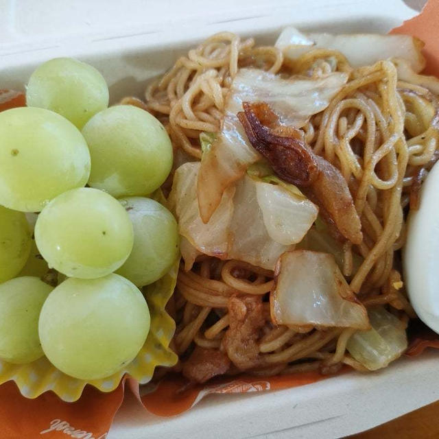今日のお昼は焼きそば〜＼(^o^)／