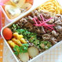 カラフルのっけ弁　～牛甘辛煮の時は紅生姜・オクラ・錦糸卵で赤青黄色を