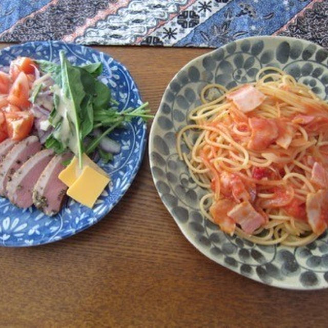 [昼食] ベーコンのトマトパスタ