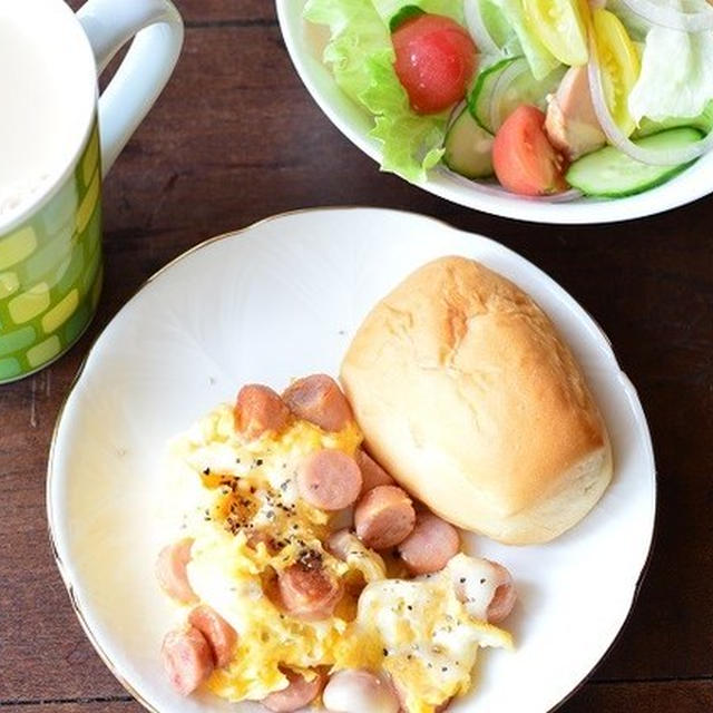 コストコのディナーロールで朝ごはん