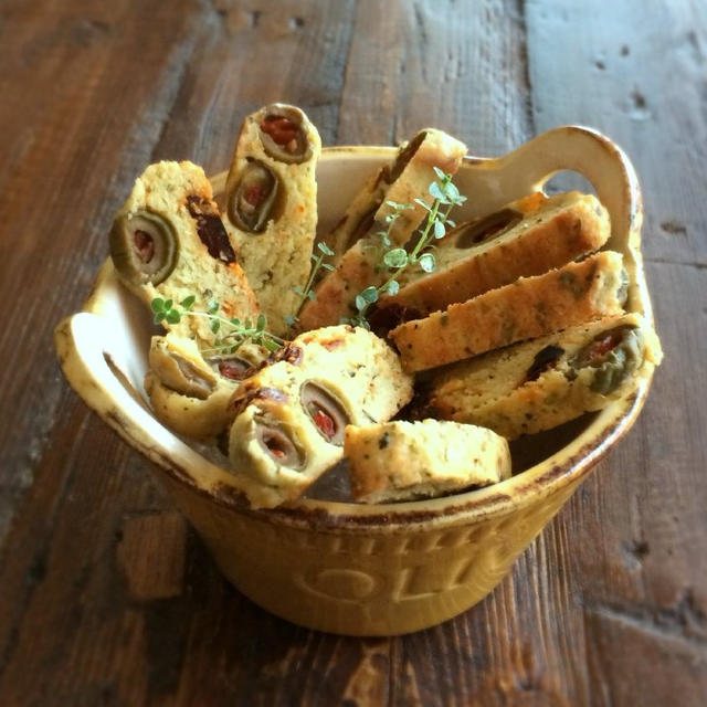 Herbed Olive Sundried Tomato Biscottiハーブオリーブサンドライトマトビスコッティ