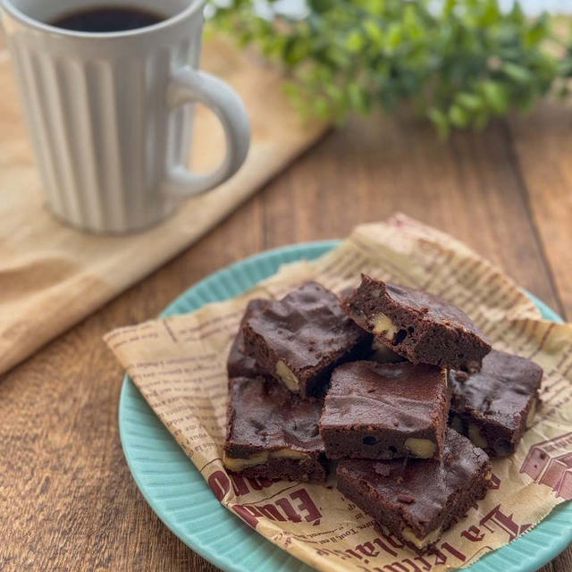 ２つの顔を持つ米粉のチョコブラウニー