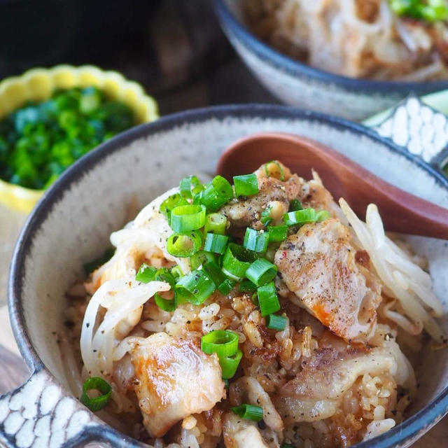 【おかわりが止まらない】豚肉ともやしの韓国風炊き込みご飯