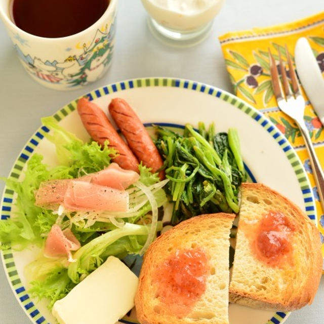ほうれん草が安くなってきたから朝ご飯