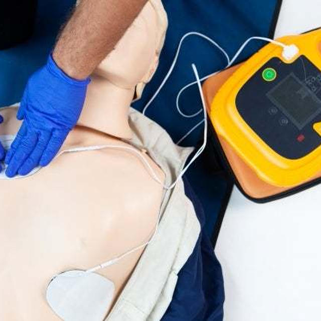 AEDを使った救命の仕方を学びました。