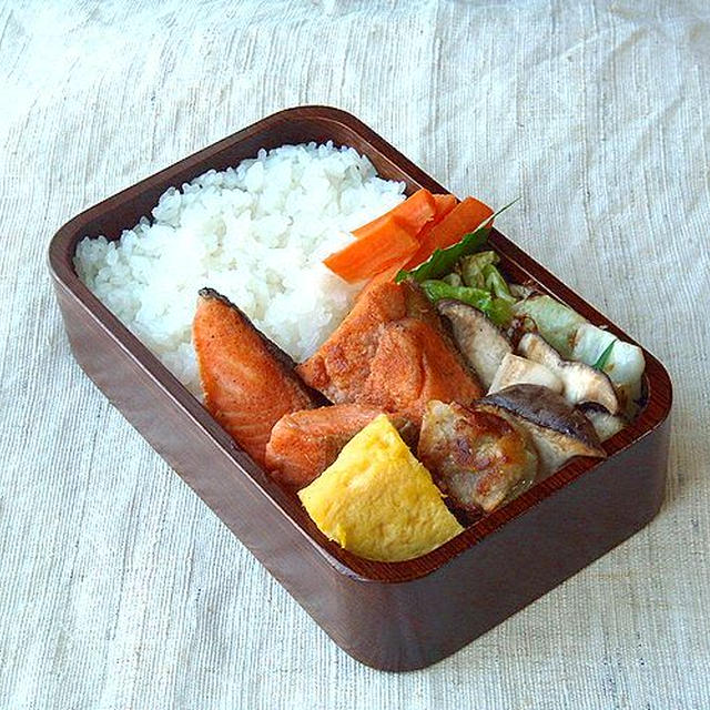 9/13(金)鮭のムニエル弁当