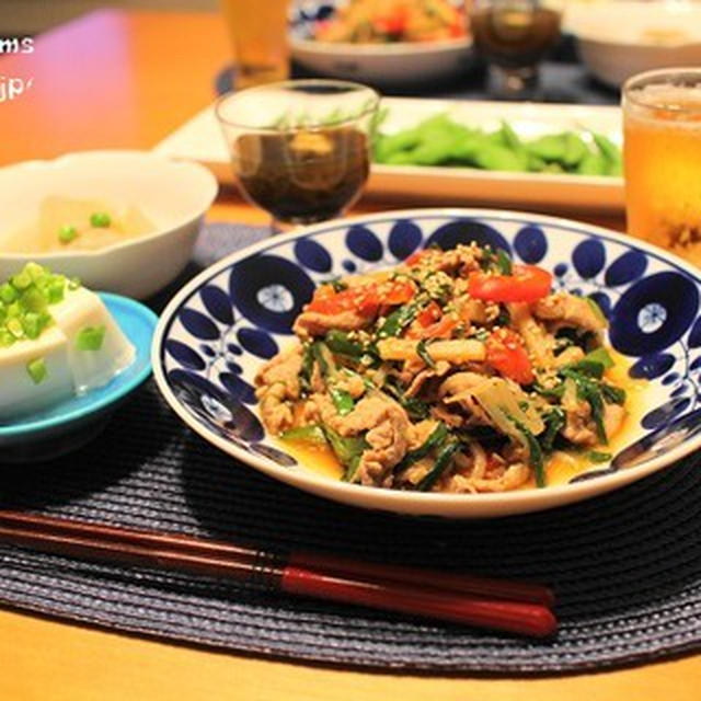 ストウブで『豚肉ともやしの味噌炒め』の献立。と、親孝行。