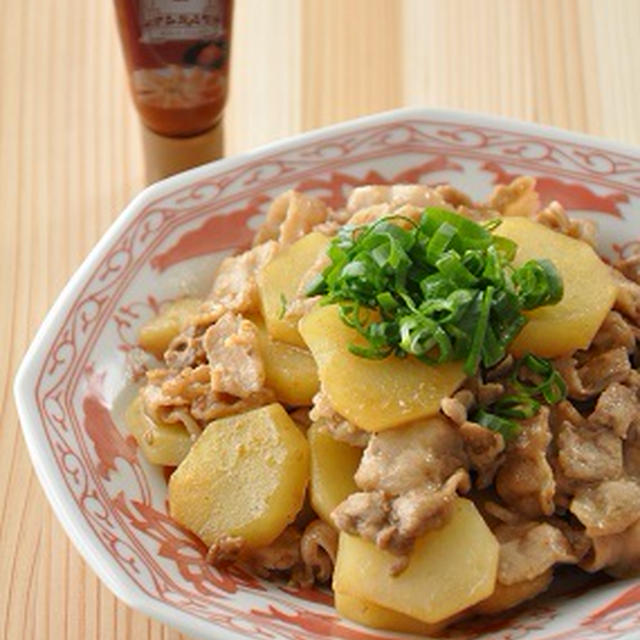簡単！おいしい！クセになるヤミツキ系おかず【豚肉とじゃがいものピリ辛炒め】