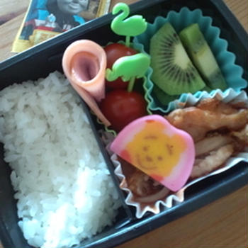 息子弁当★プーさんかまぼこがかわいい
