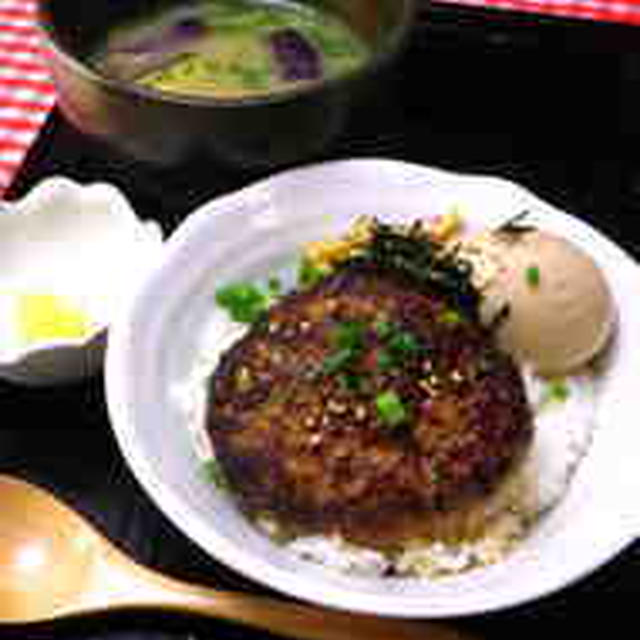 今日のまかないハンバーグ「ねぎ塩しるばーぐ」