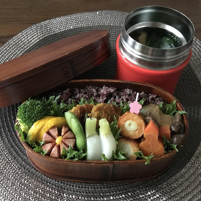 お弁当（黒米とキヌアの雑穀米）
