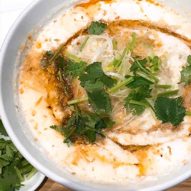 「春水堂で豆漿鶏湯麺を食す」　2020年2月29日の朝ごはん