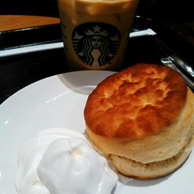 スタバで朝ごはん