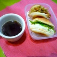 ロールパン弁当